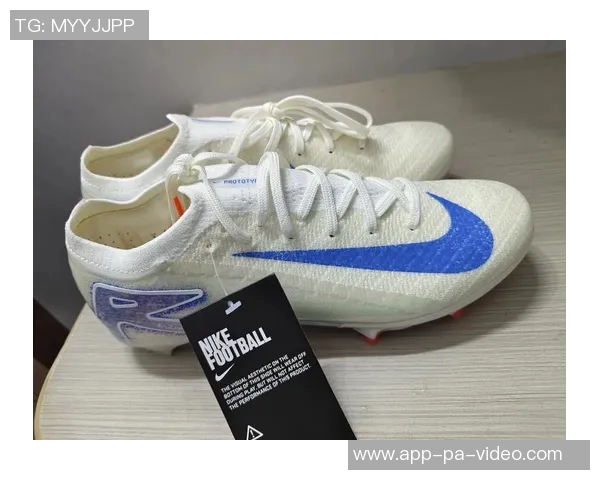 提升球场表现的锐步足球鞋推荐与选购指南